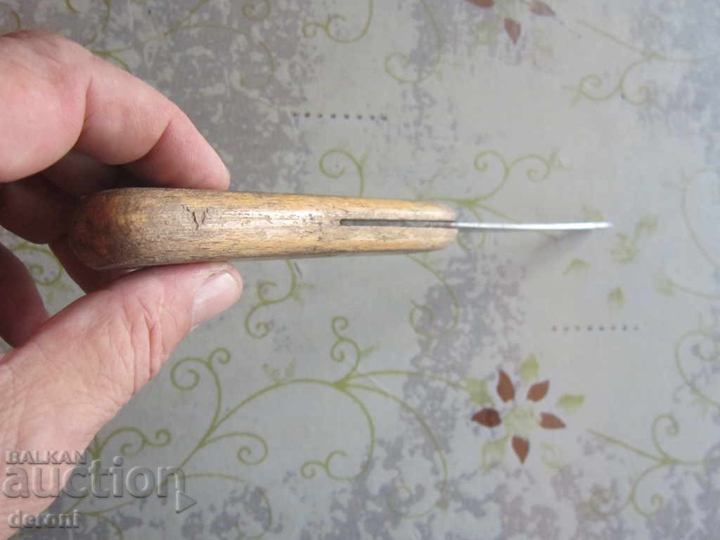 Delivery of Old butcher knife with hook Delivery of Old butcher knife with hook