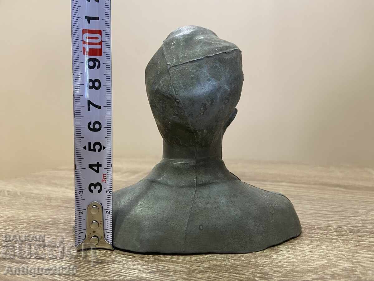 Δημοπρασία Προτομή του Σεργκέι Γεσένιν, μέταλλο