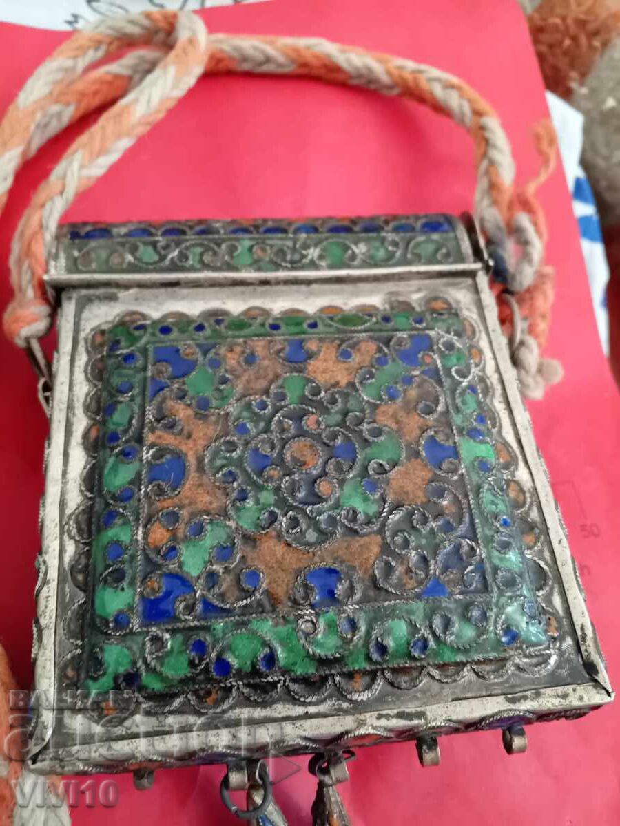 Παλιά θήκη Κορανίου, σμάλτο