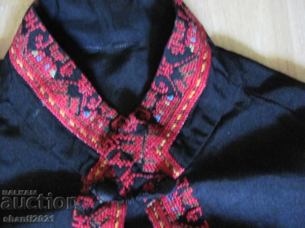 Delivery of Woman's Garment, Traditional Costume, Hand-embroidered