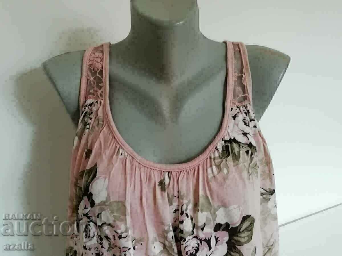 Auction Women's tank top with lace Auction Women's tank top with lace
