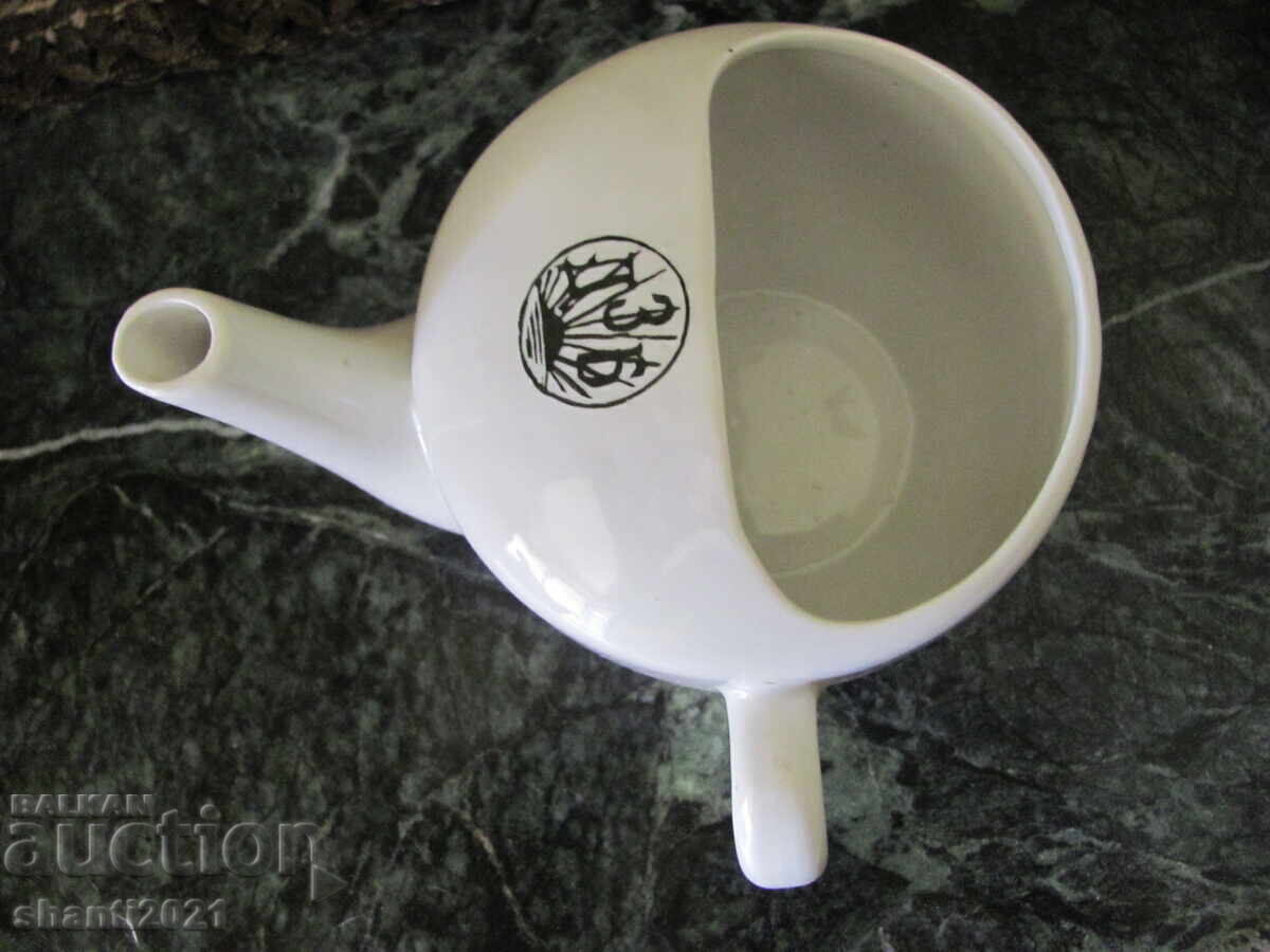 Hrănitor (adăpător) din porțelan BONONIA G.M., marcat cu preț 135.00 BGN | € 69.02 Hrănitor (adăpător) din porțelan BONONIA G.M., marcat cu preț 135.00 BGN | € 69.02