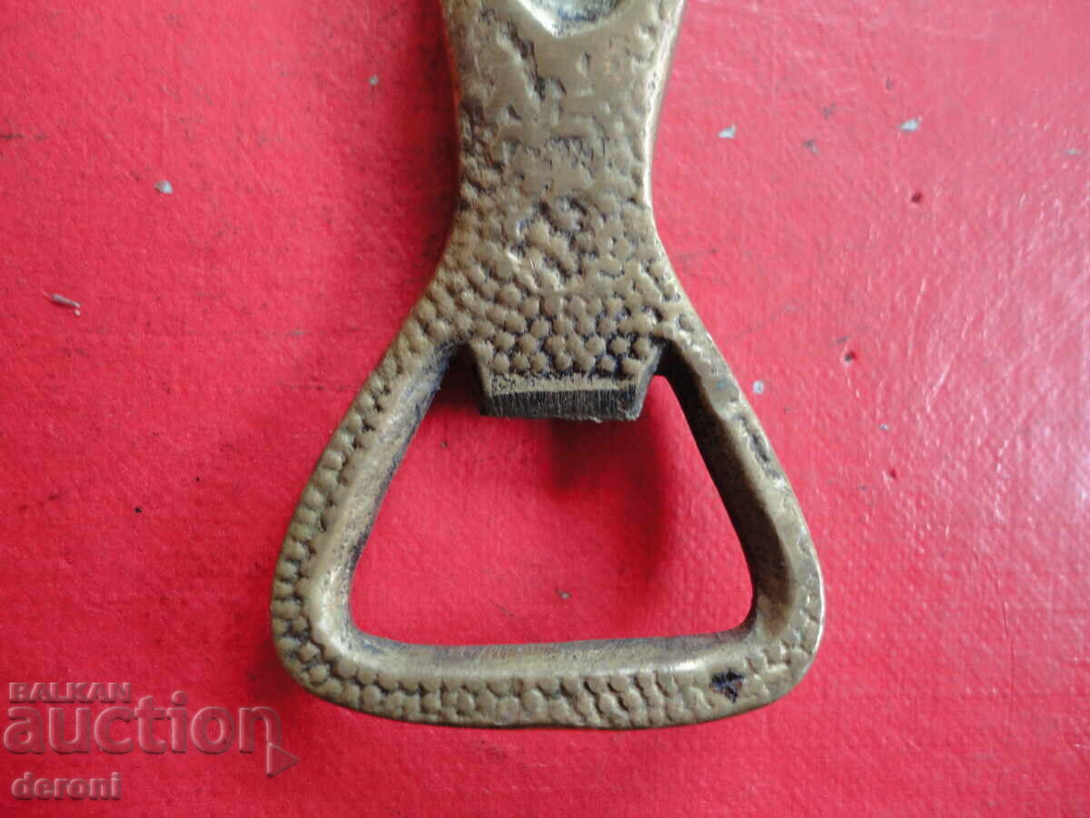 Deschizător de sticle antic din bronz, plastică - 6