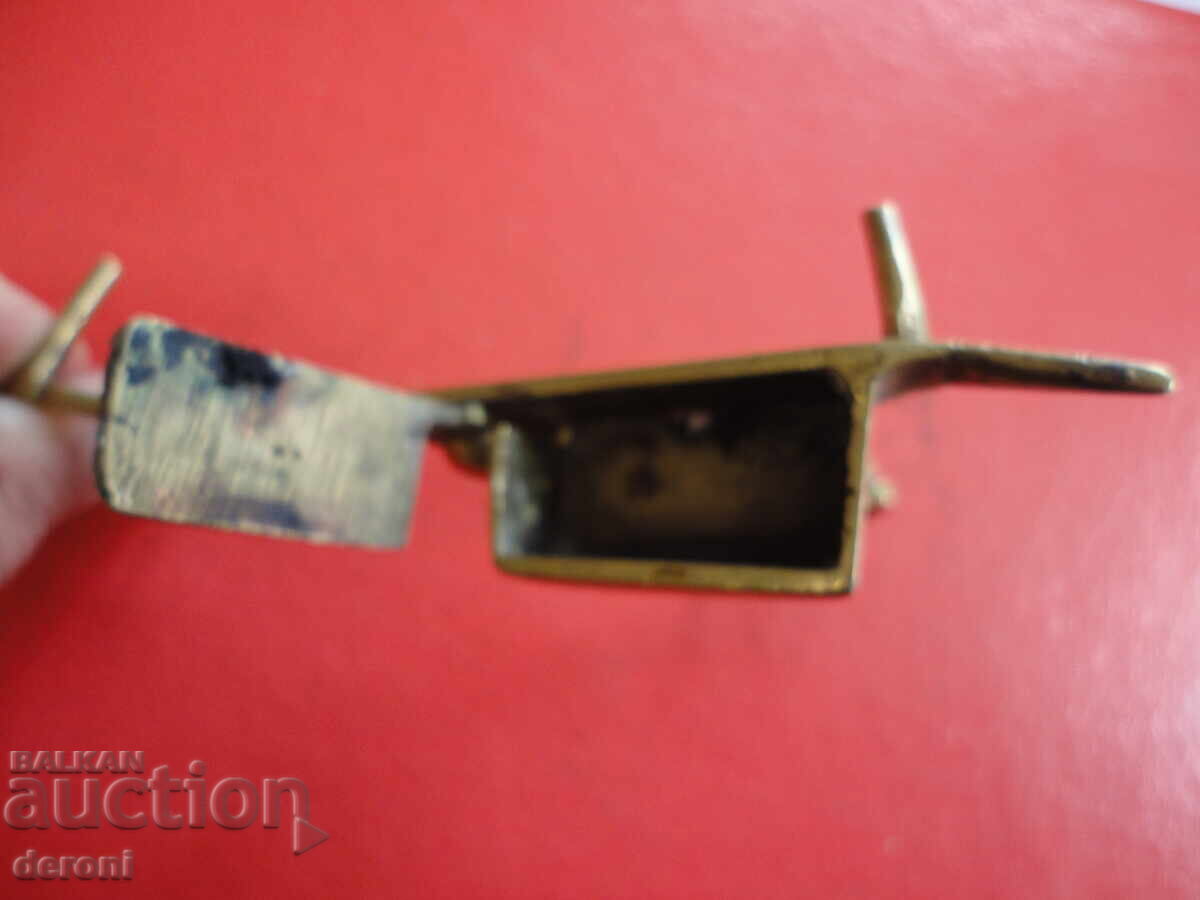 Livrarea Foarfece vechi din bronz pentru fitiluri de lumânări și lămpi