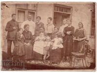 ГОЛЯМА СТАРА СНИМКА СЕМЕЙНА СБИРКА + ПРИСЛУГА Е372