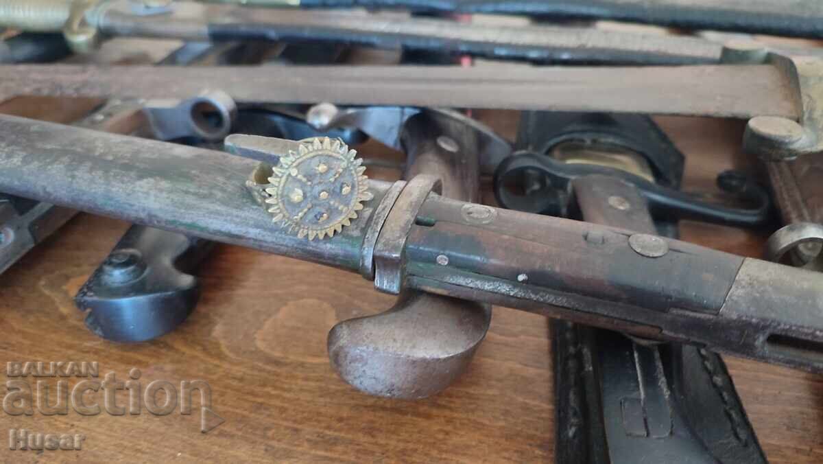 Τέλειο μπρούτζινο αναγεννησιακό δαχτυλίδι