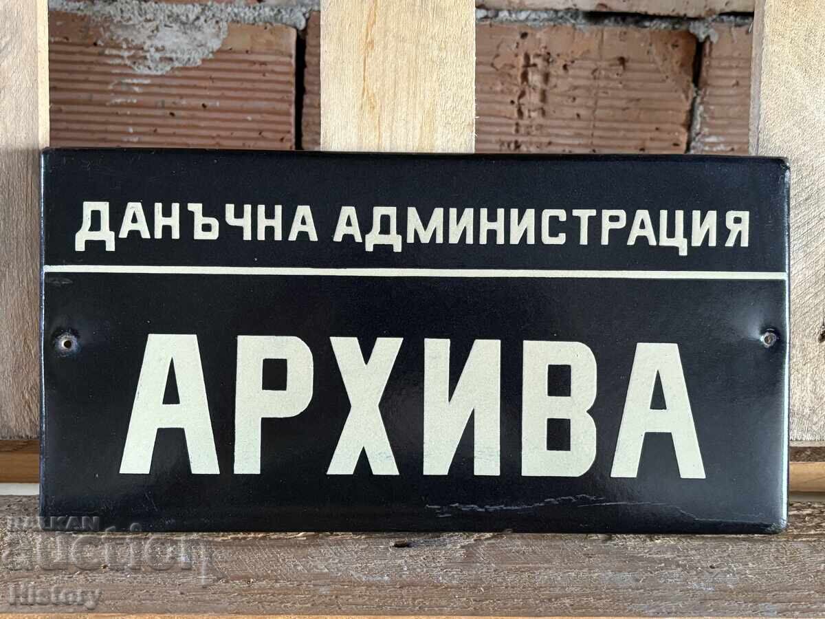 Enamel plate Enamel plate