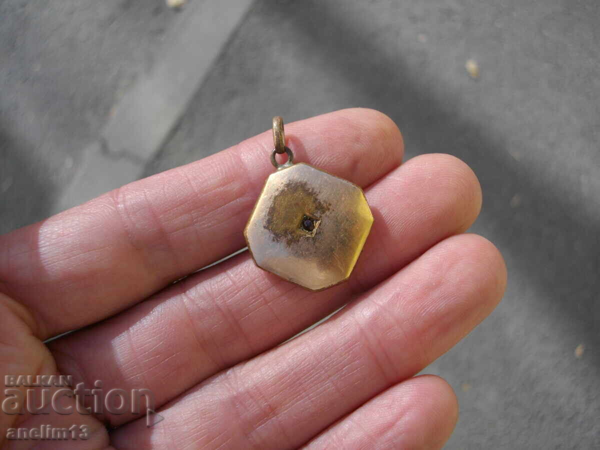 PENDANT AURIT VECHI PENTRU CEAS DE BUZUNAR cu preț 40.00 BGN | € 20.45