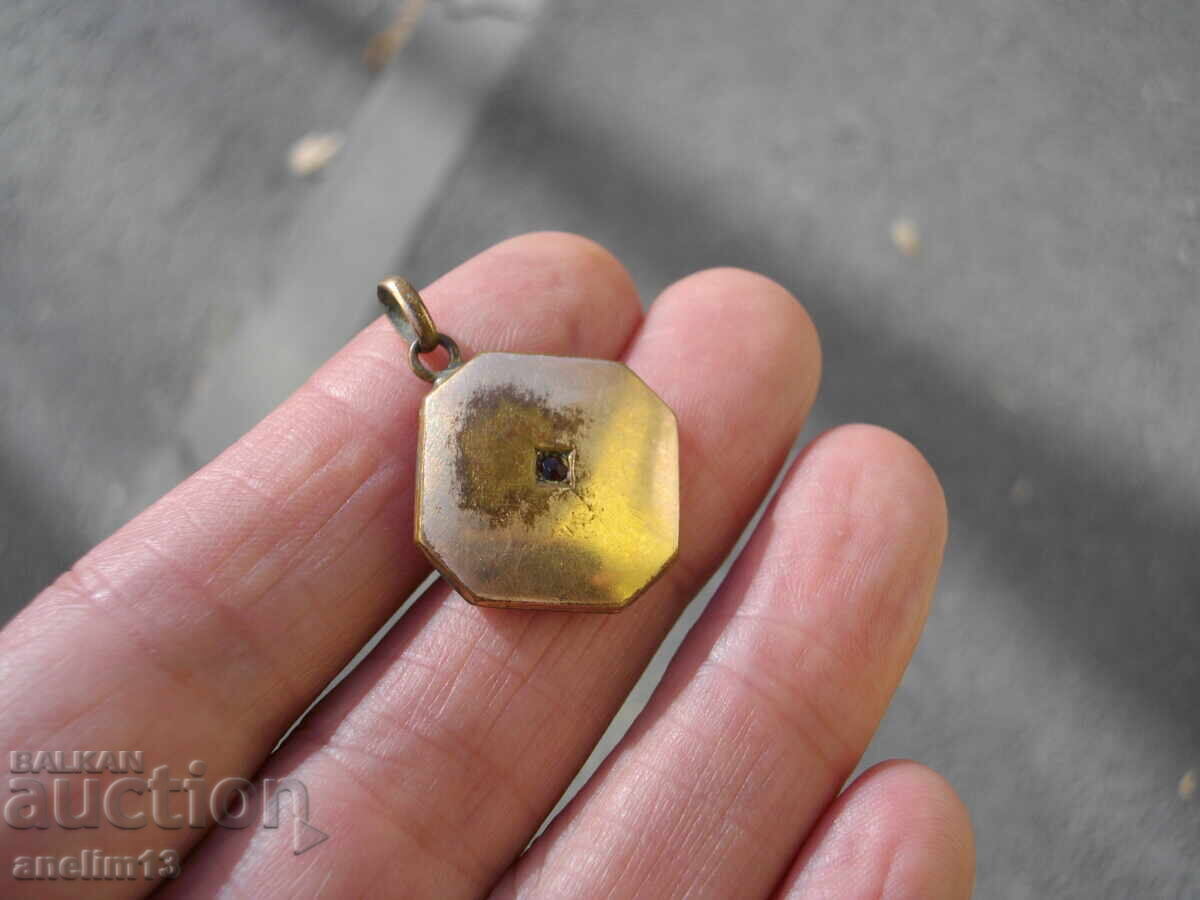 Δημοπρασία ΠΑΛΑΙΟ ΕΠΙΧΡΥΣΩΜΕΝΟ ΜΕΝΤΑΓΙΟΝ ΓΙΑ ΚΟΣΤΟΥΜΙ Δημοπρασία ΠΑΛΑΙΟ ΕΠΙΧΡΥΣΩΜΕΝΟ ΜΕΝΤΑΓΙΟΝ ΓΙΑ ΚΟΣΤΟΥΜΙ