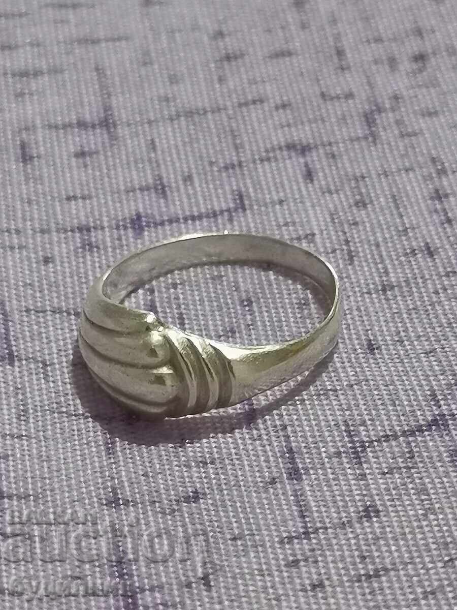 Inel argint. 17,7mm. Lansez peste 100 de licitații. Vezi detalii cu preț 18.99 BGN | € 9.71 Inel argint. 17,7mm. Lansez peste 100 de licitații. Vezi detalii cu preț 18.99 BGN | € 9.71