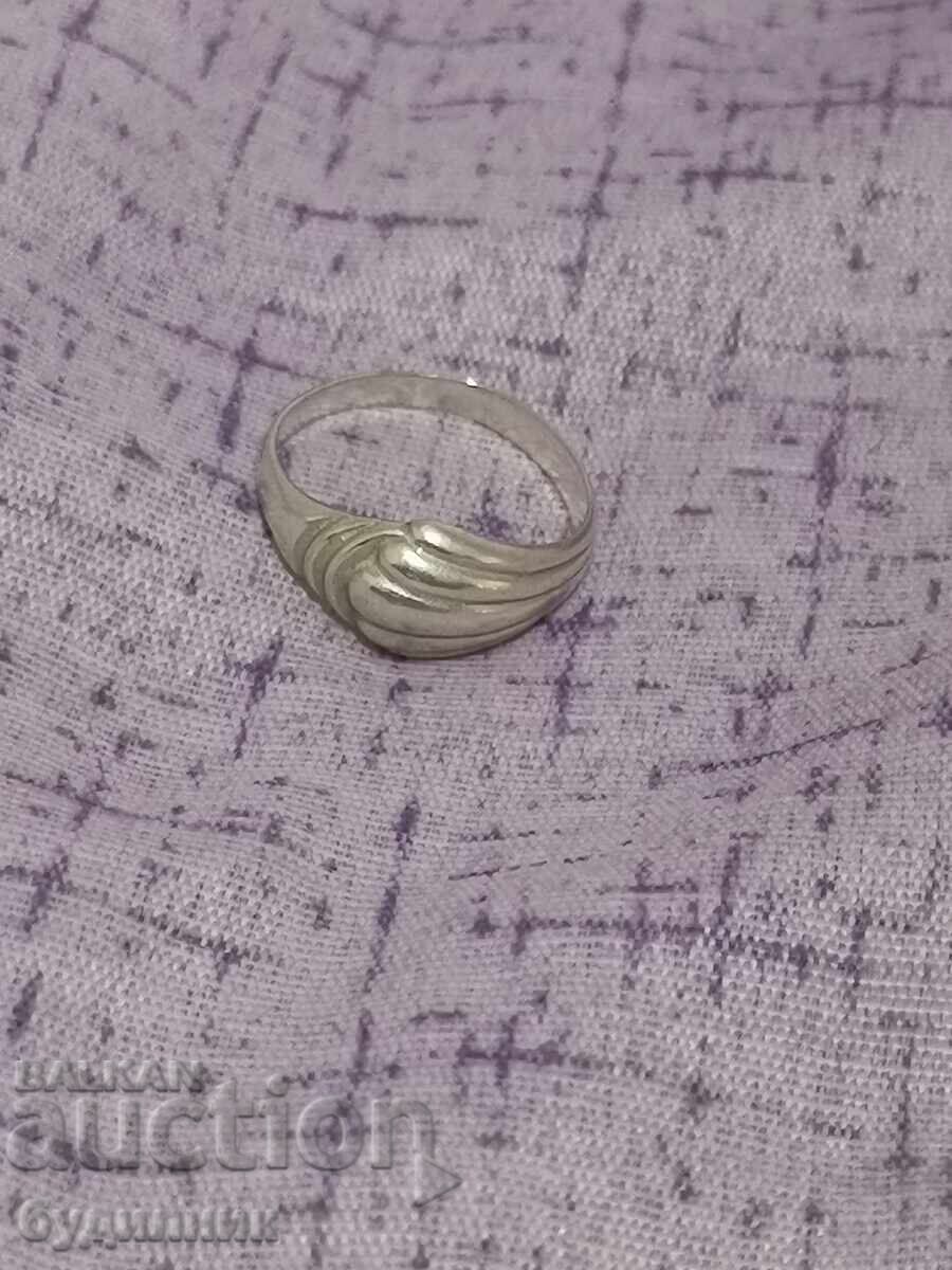 Livrarea Inel argint. 17,7mm. Lansez peste 100 de licitații. Vezi detalii Livrarea Inel argint. 17,7mm. Lansez peste 100 de licitații. Vezi detalii