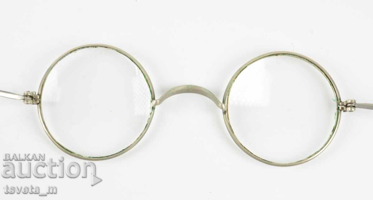 Vintage glasses with price 20.00 BGN | € 10.23 Vintage glasses with price 20.00 BGN | € 10.23