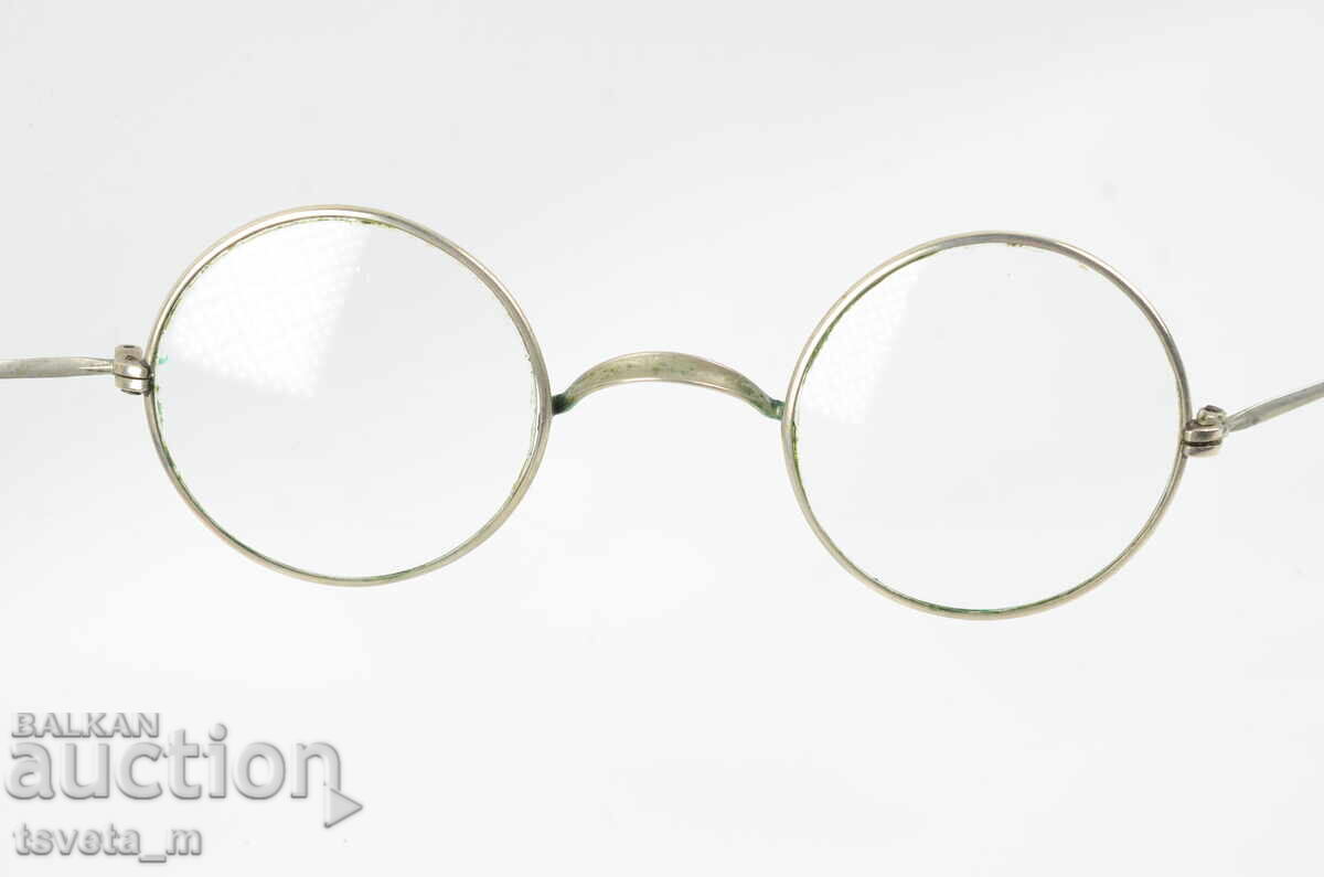 Delivery of Vintage glasses Delivery of Vintage glasses