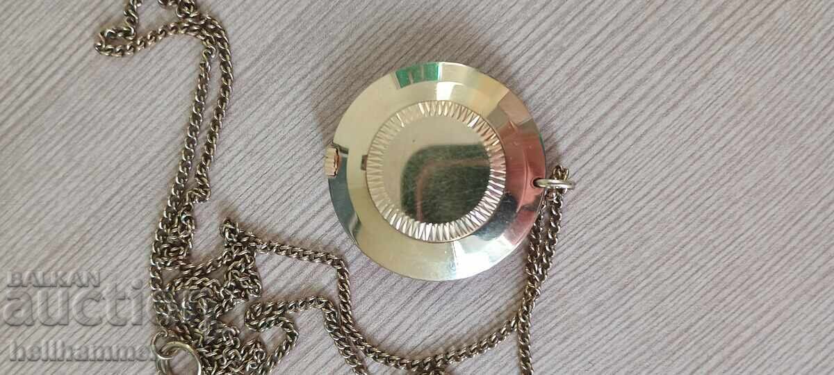 Νέο επιχρυσωμένο γυναικείο ρολόι "Τσάικα" 17 κοσμήματα με τιμή 65.00 BGN | € 33.23 Νέο επιχρυσωμένο γυναικείο ρολόι "Τσάικα" 17 κοσμήματα με τιμή 65.00 BGN | € 33.23