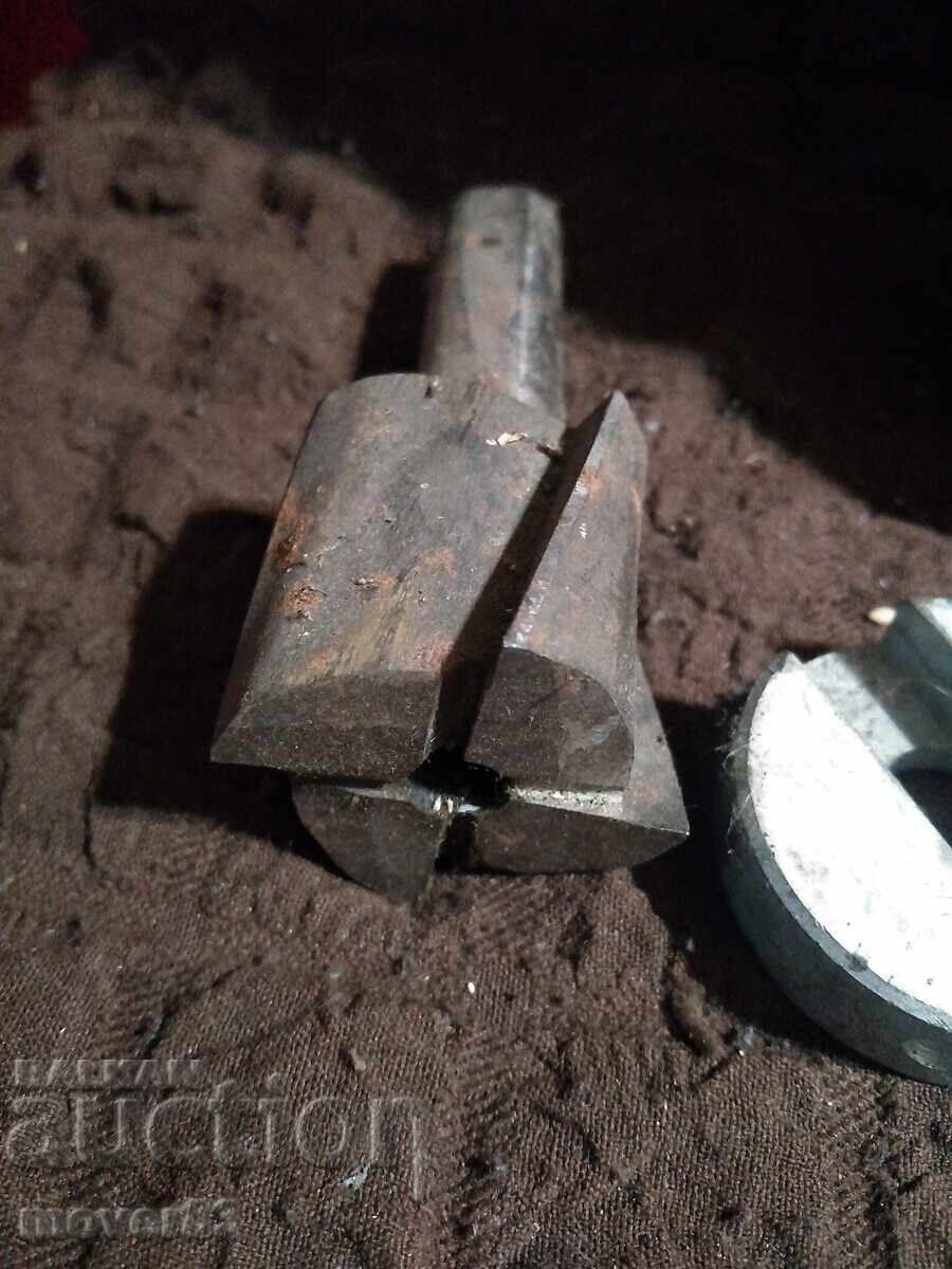 Tools. Various with price 3.49 BGN | € 1.78