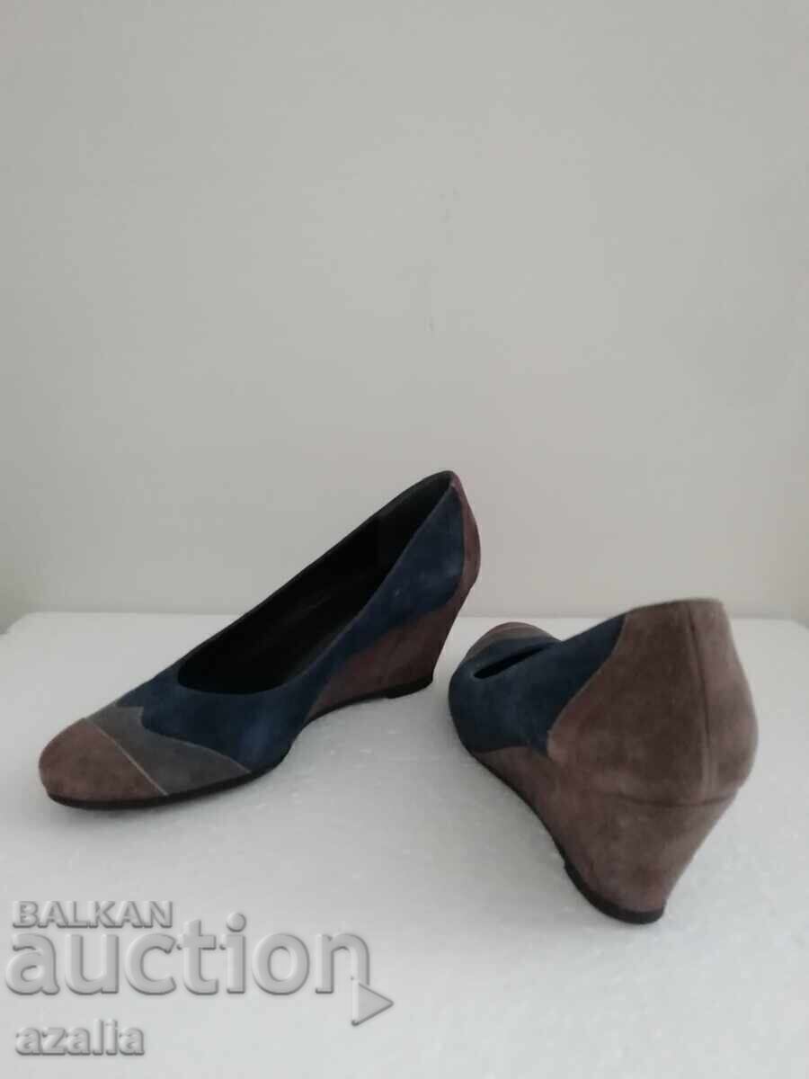 Auction Italian shoes, tricolor suede, genuine leather, size 36 Auction Italian shoes, tricolor suede, genuine leather, size 36