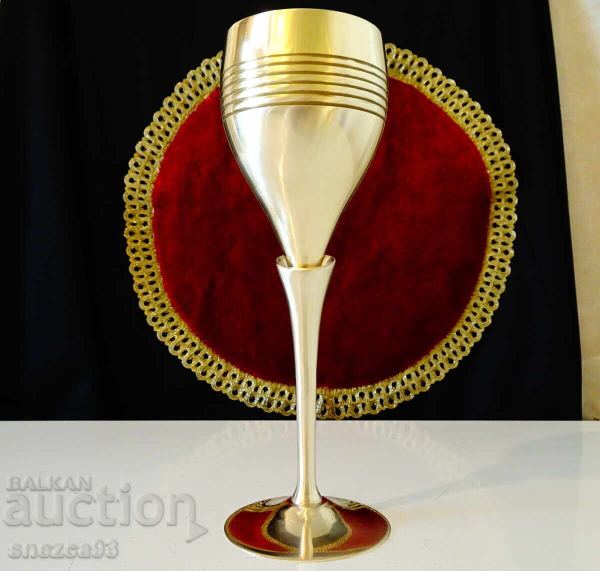 Доставка на Бронзов бокал,чаша за вино,лале,релеф.