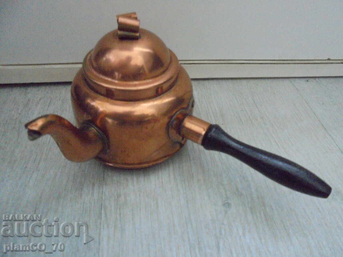 №*8222 παλιό μικρό μεταλλικό / χάλκινο τσαγιερό