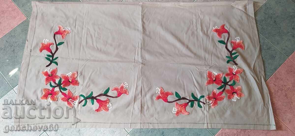Delivery of Large tablecloth with plush tufted embroidery