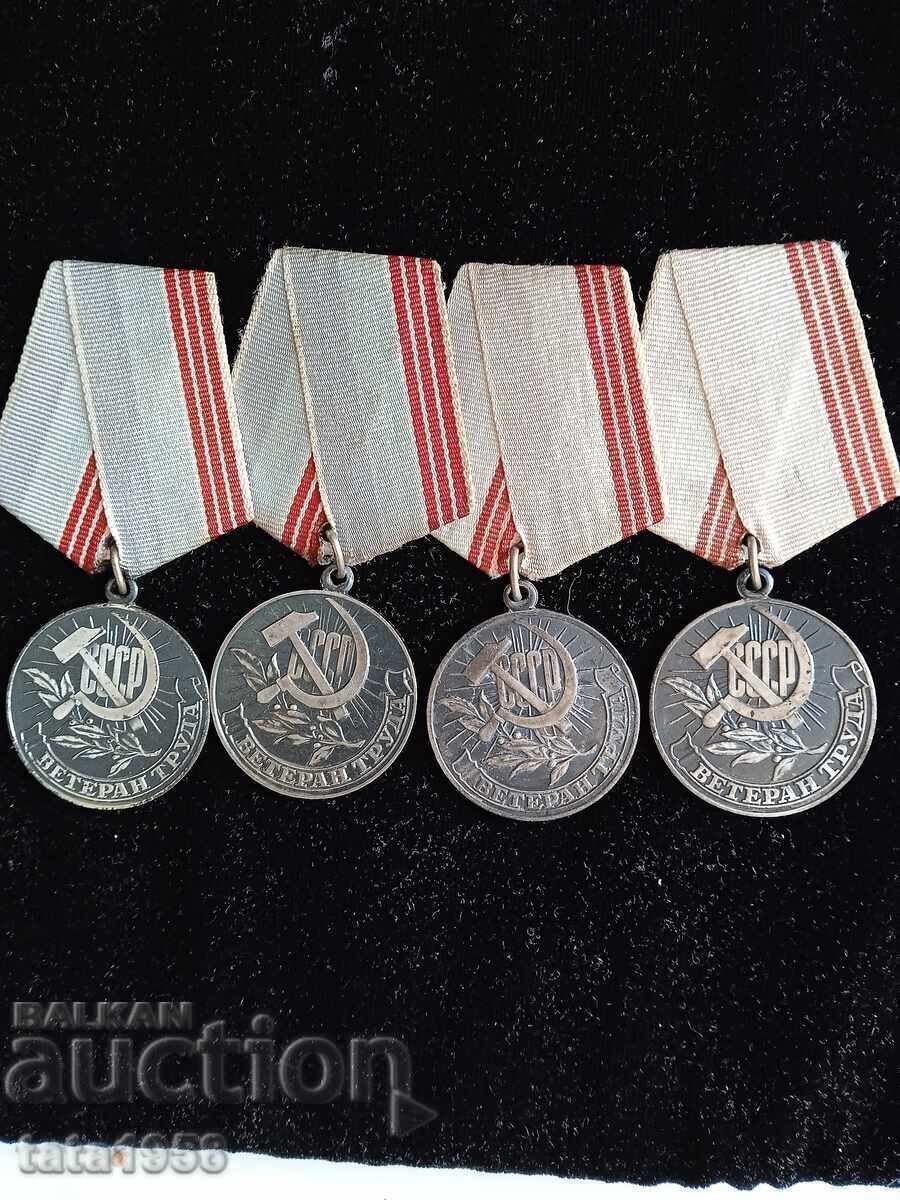 4 Medalii Veteran al Muncii URSS cu ștampile diferite