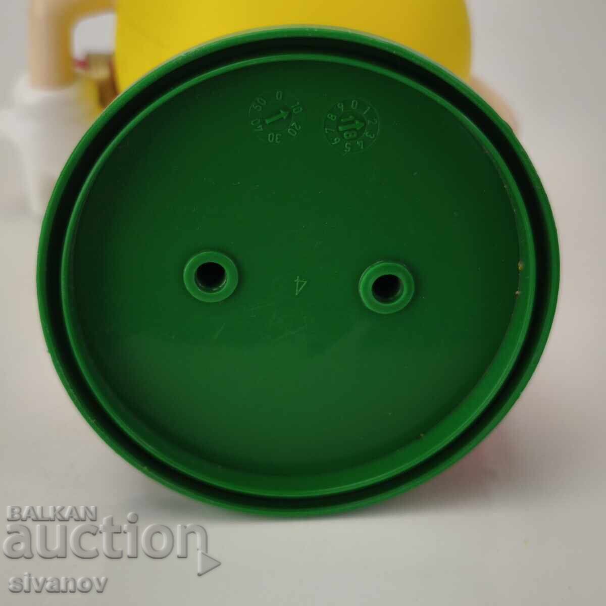 Licitație Dozator de bomboane M&M's galben, ediție de Crăciun #6176 Licitație Dozator de bomboane M&M's galben, ediție de Crăciun #6176