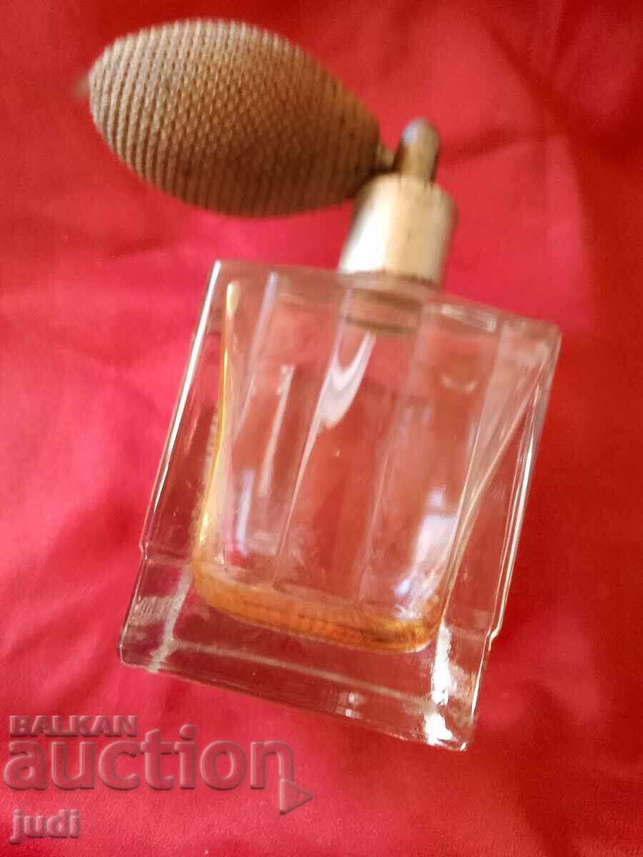 Livrarea Sticlă veche de parfum cu pompă Franța
