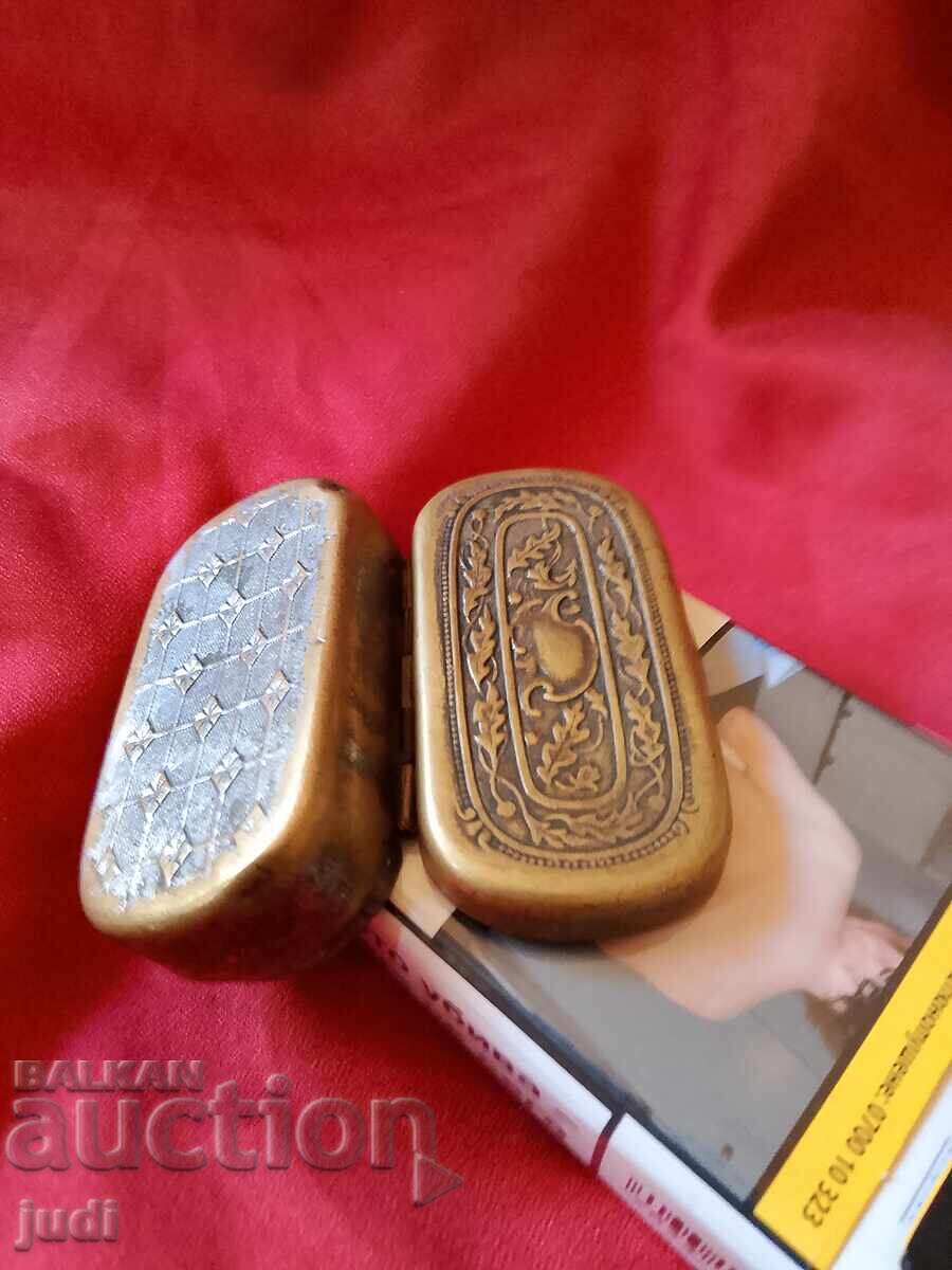 Veche cutie de tutun de prizat - 6