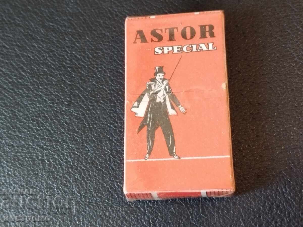 Από παλιά 5 τεμάχια - ανοιγμένη Thin ASTOR Special - Α5670 με τιμή 4.00 BGN | € 2.05