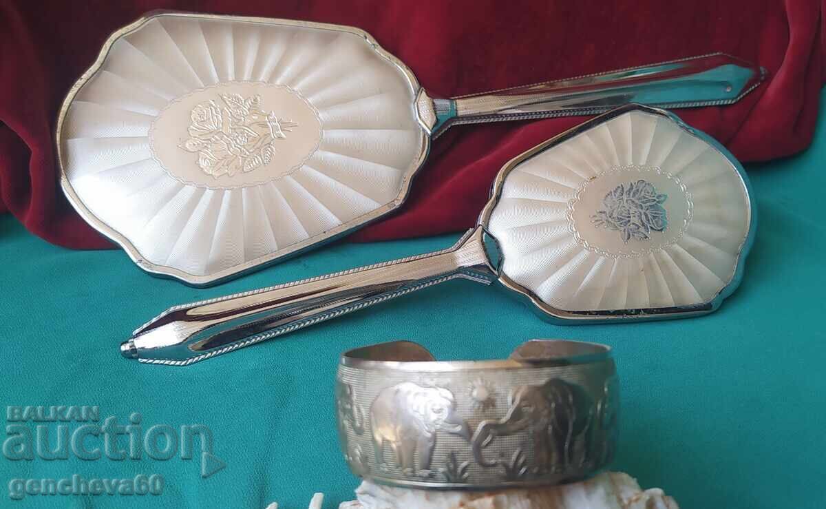 Δημοπρασία Ρετρό σετ και ασημένιο βραχιόλι, ελεφαντάκια