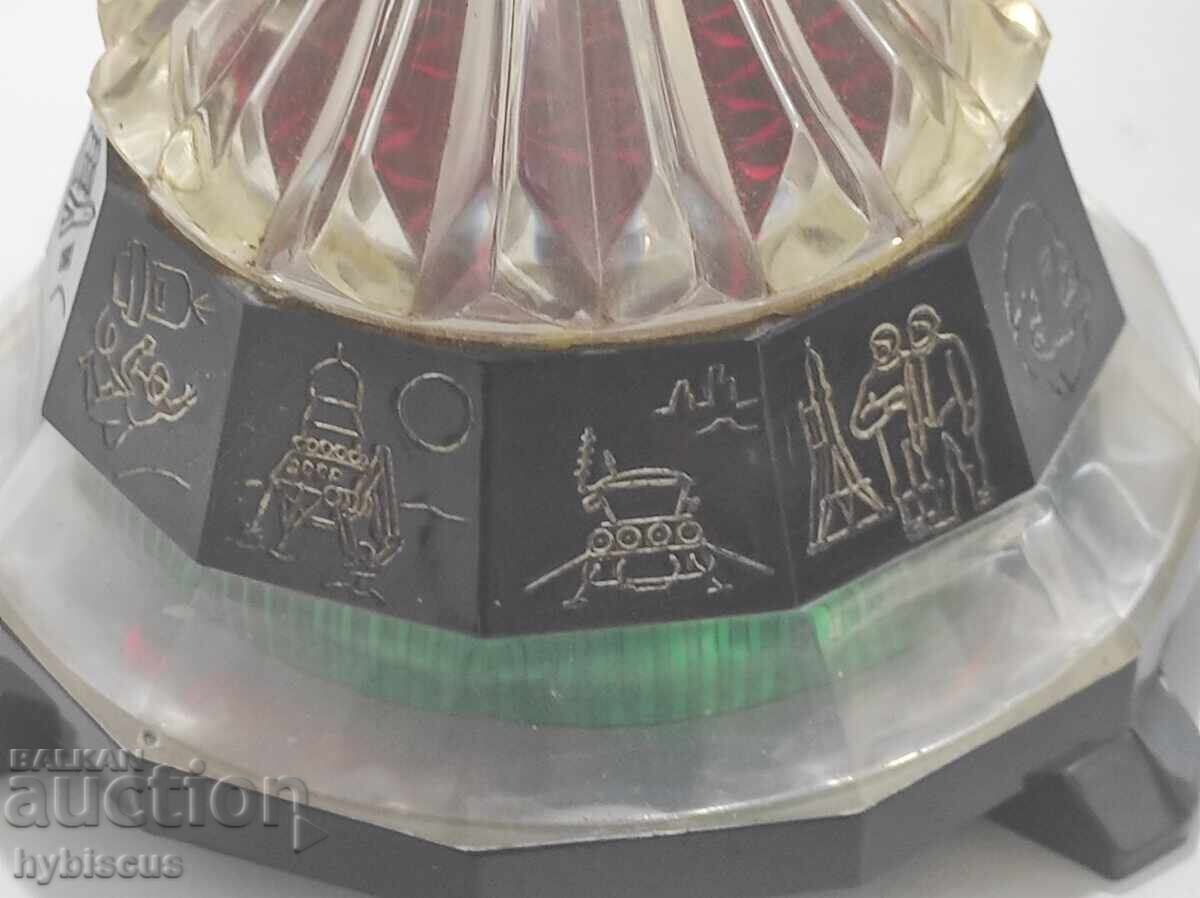 Παράδοση Λαμπτήρας γραφείου εποχής διαστήματος, ΕΣΣΔ