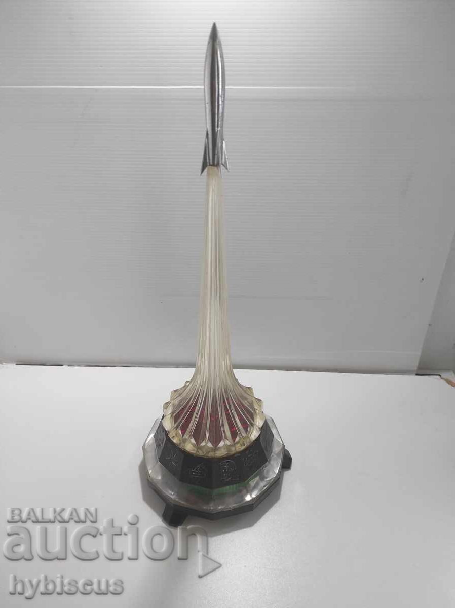 Λαμπτήρας γραφείου εποχής διαστήματος, ΕΣΣΔ