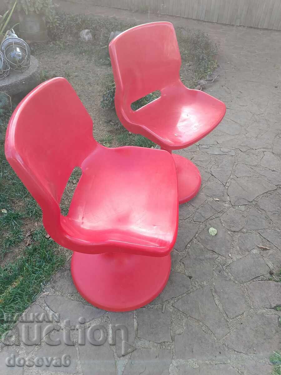 Δημοπρασία 2 τμχ. Vintage περιστρεφόμενες πλαστικές καρέκλες