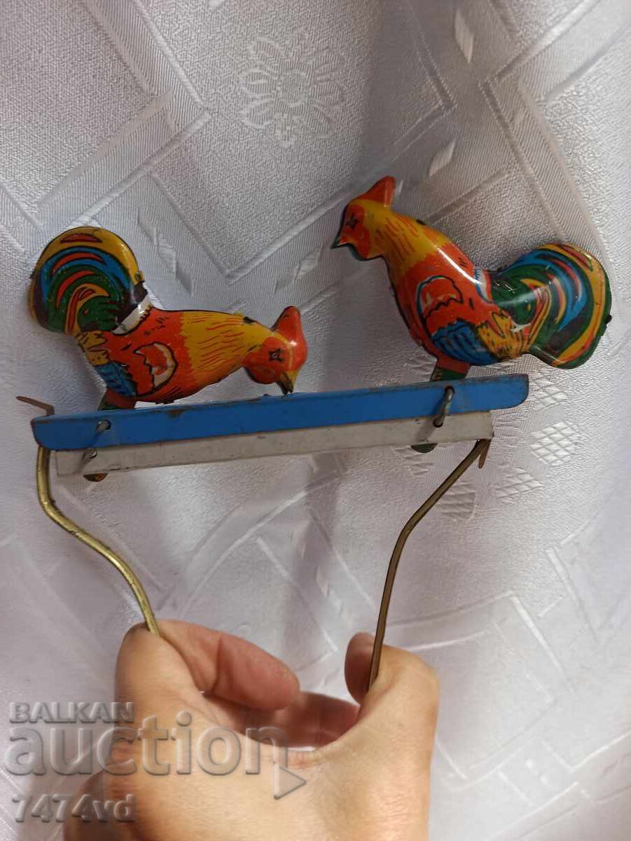 Δημοπρασία ΣΕΙΡΑ ΚΟΙΝΩΝΙΚΩΝ ΜΕΤΑΛΛΙΚΩΝ ΠΑΙΧΝΙΔΙΩΝ ΚΛΩΤΣΩΝΤΑ ΚΟΚΟΡΑΚΙΑ