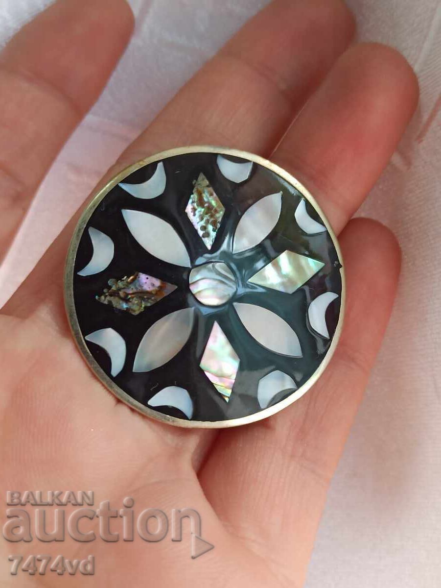 Παράδοση ΒΙΝΤΑΤΖ ΜΠΡΟΧ, ΕΓΚΛΕΙΣΤΩΣΗ ΜΕ ΜΑΡΓΑΡΙΤΗ ΚΑΙ ΛΟΙΠΑ