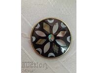 BROȘĂ VINTAGE, INCRUSTAȚIE CU SIDEF ȘI ALTELE