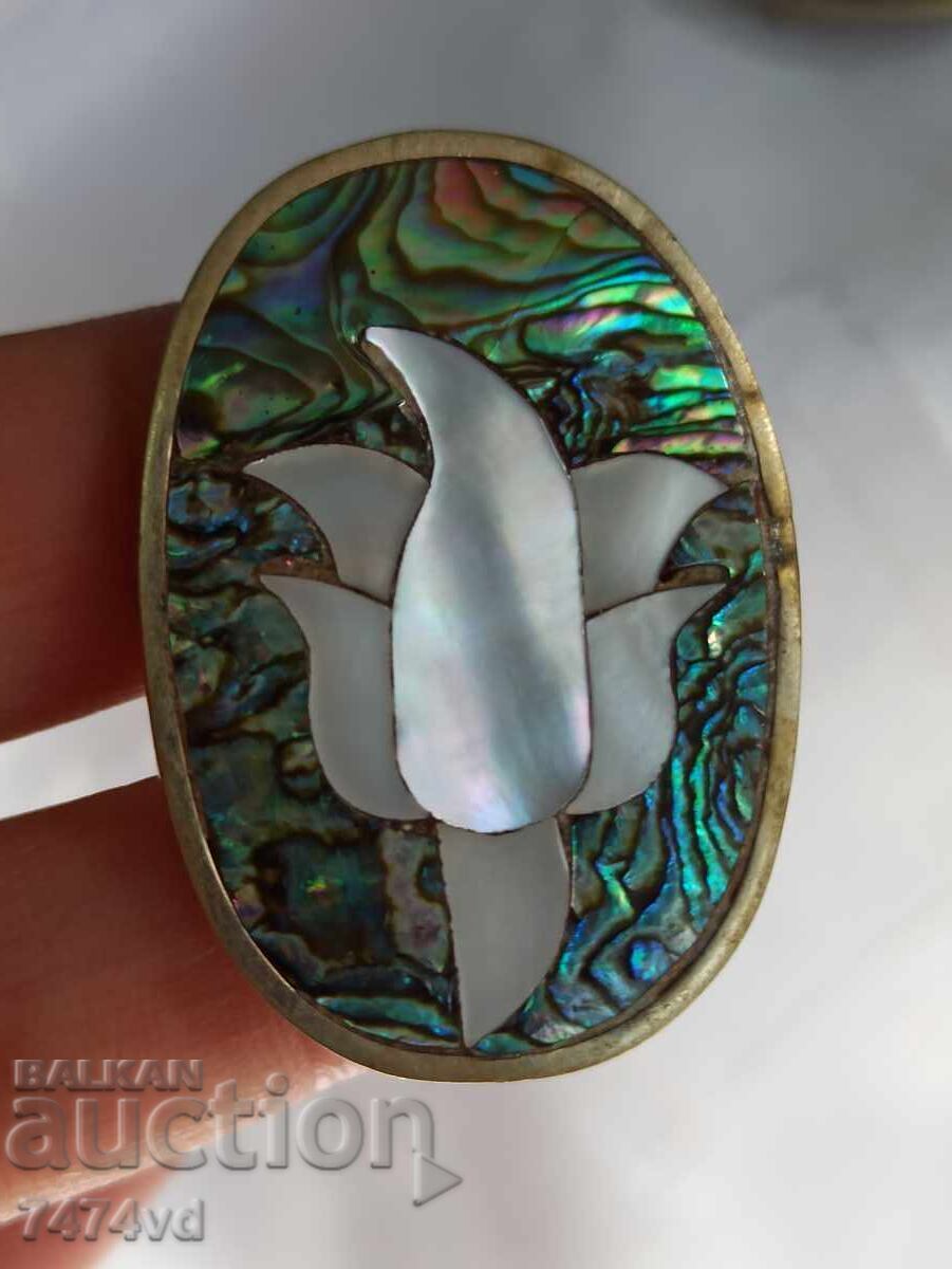 VINTAGE BROOCH, INLAY WITH MOTHER-OF-PEARL, TURQUOISE GREEN AND OTHER VINTAGE BROOCH, INLAY WITH MOTHER-OF-PEARL, TURQUOISE GREEN AND OTHER