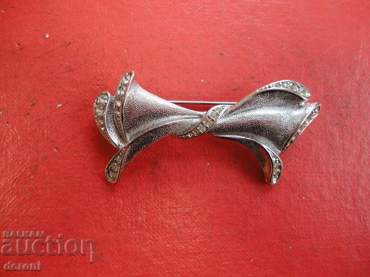 Amazing brooch with stones 165 with price 10.00 BGN | € 5.11 Amazing brooch with stones 165 with price 10.00 BGN | € 5.11