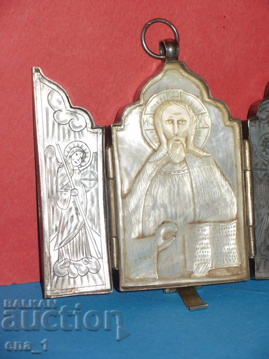 Παράδοση Ρωσική ασημένια επιτραπέζια τριπτυχη-εικόνα «Χριστός Παντοκράτωρ» Παράδοση Ρωσική ασημένια επιτραπέζια τριπτυχη-εικόνα «Χριστός Παντοκράτωρ»