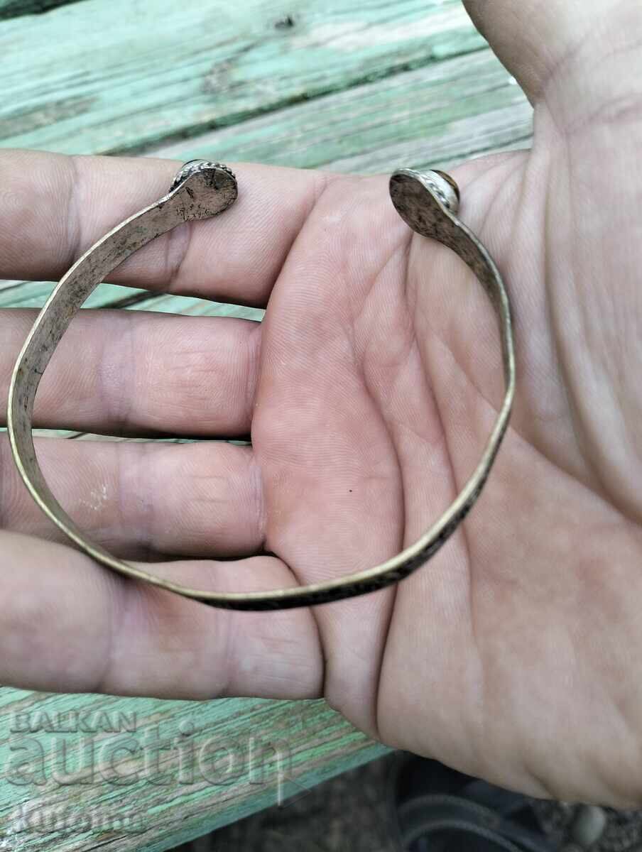 Стара посребрена гривна с естествени камъни тигрово око с цена 24.99 лв. | € 12.78