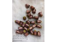 Nu pot traduce "Khalosni" deoarece nu este o frază validă în limba englez