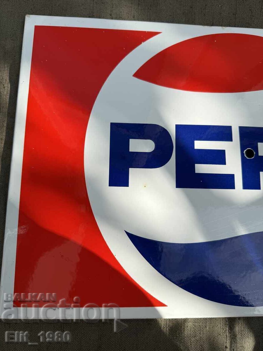 Емайлирана табела Pepsi с цена 250.00 лв. | € 127.82