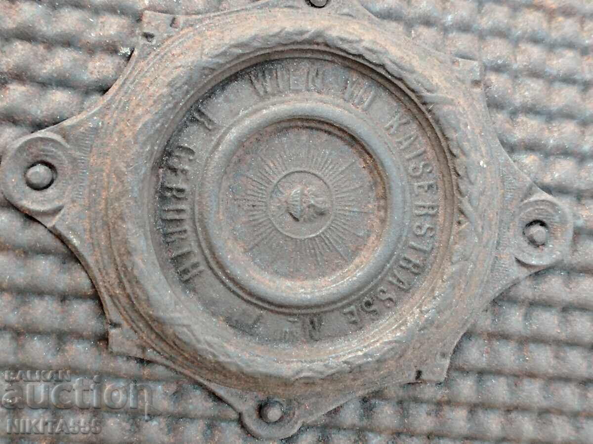 Auction Old beautiful cast iron column stove - Vienna/Austria 1900 Auction Old beautiful cast iron column stove - Vienna/Austria 1900