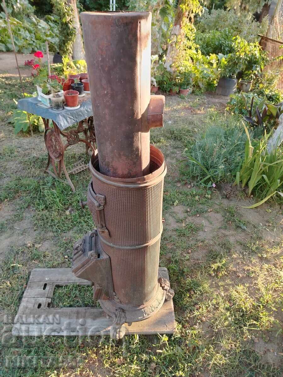 Delivery of Old beautiful cast iron column stove - Vienna/Austria 1900 Delivery of Old beautiful cast iron column stove - Vienna/Austria 1900