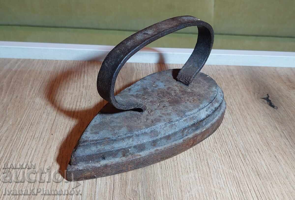 Livrarea Fier de călcat vintage pentru colecționari