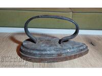 Fier de călcat vintage pentru colecționari