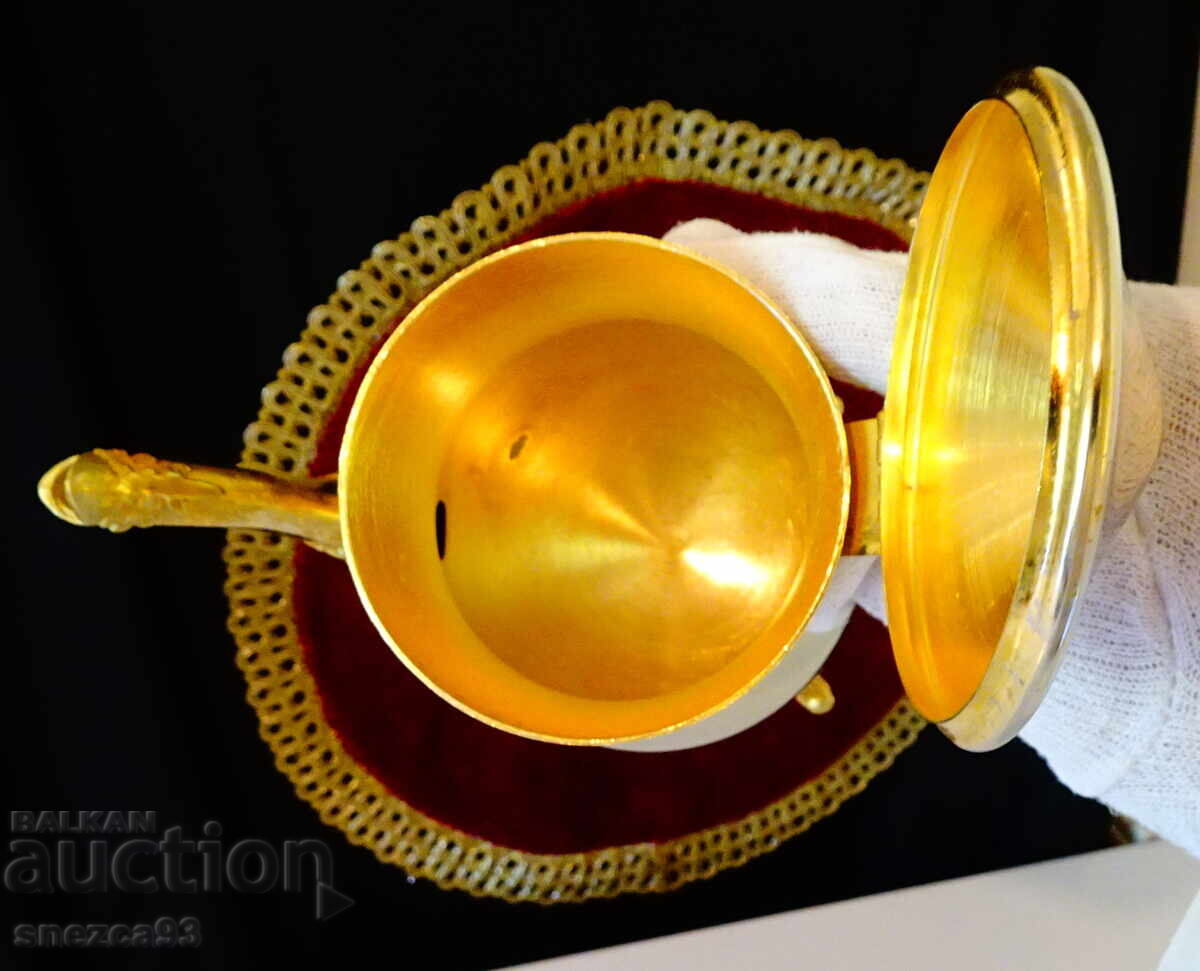 Бронзова кана,дебела позлата,барок. с цена 46.00 лв. | € 23.52