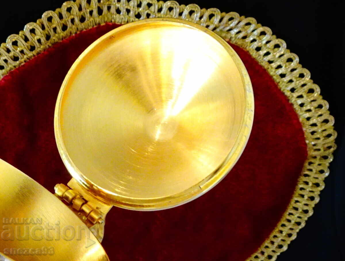 Аукцион Бронзова кана,дебела позлата,барок.