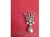 Antique brooch with pearls and stones