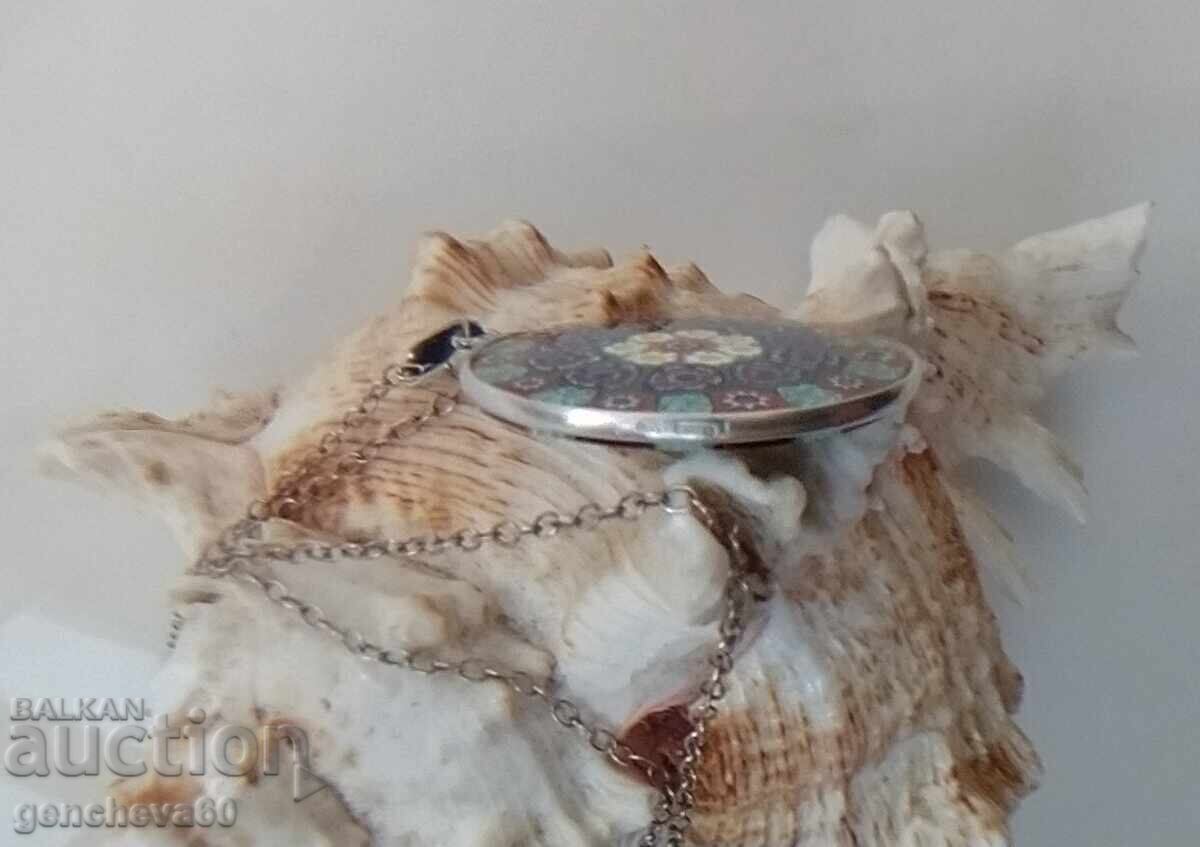 Delivery of Silver necklace with Murano pendant/markings Delivery of Silver necklace with Murano pendant/markings