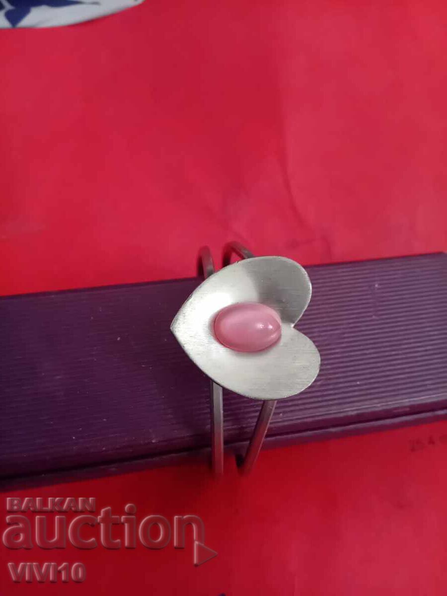 Αρχαίο βραχιόλι με ροζ πέτρα με τιμή 20.00 BGN | € 10.23